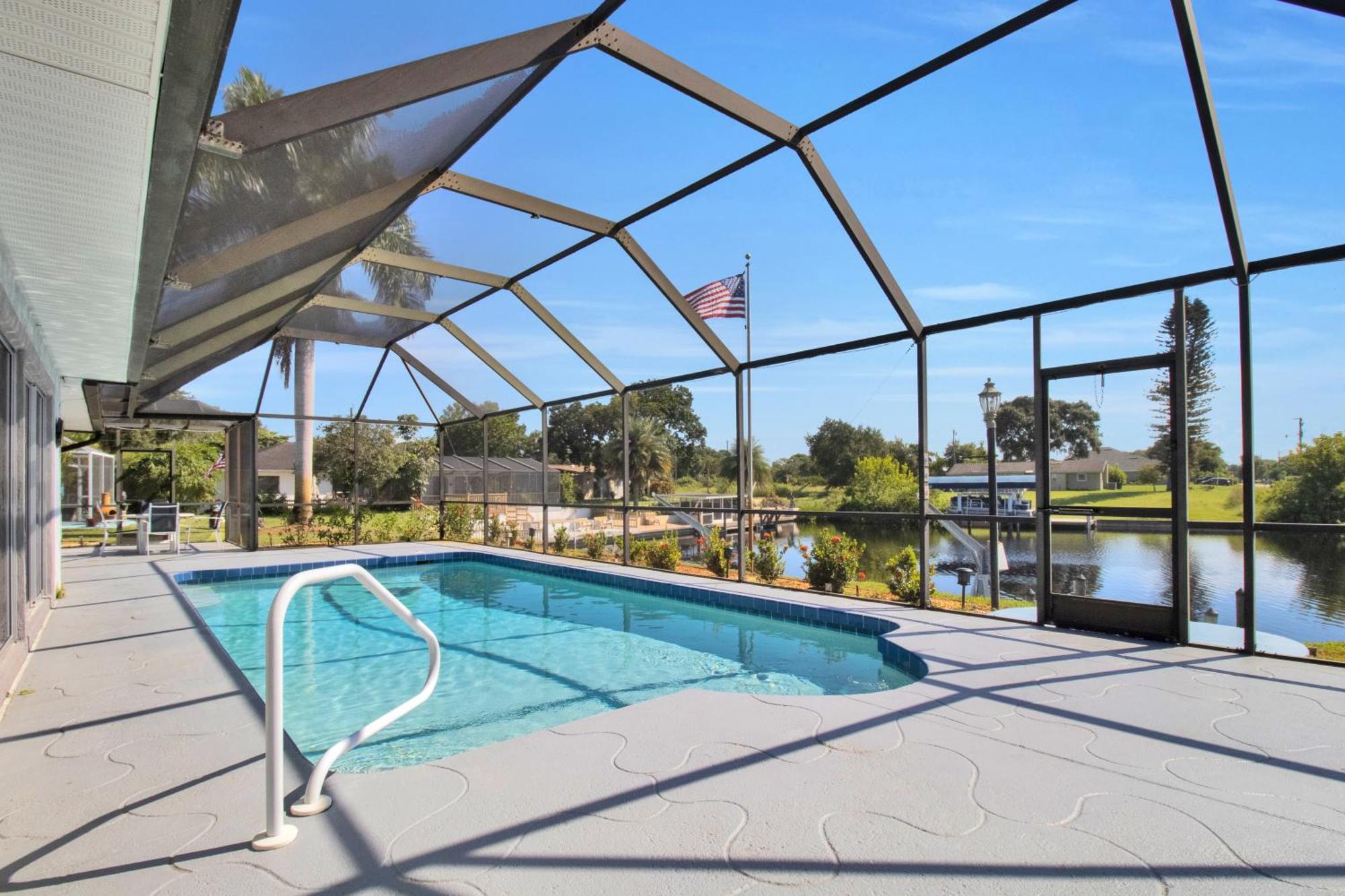 Pet Friendly Canal Front 3-Bedroom Grand Villa With Pool, Linai And Dock Порт-Шарлотт Экстерьер фото